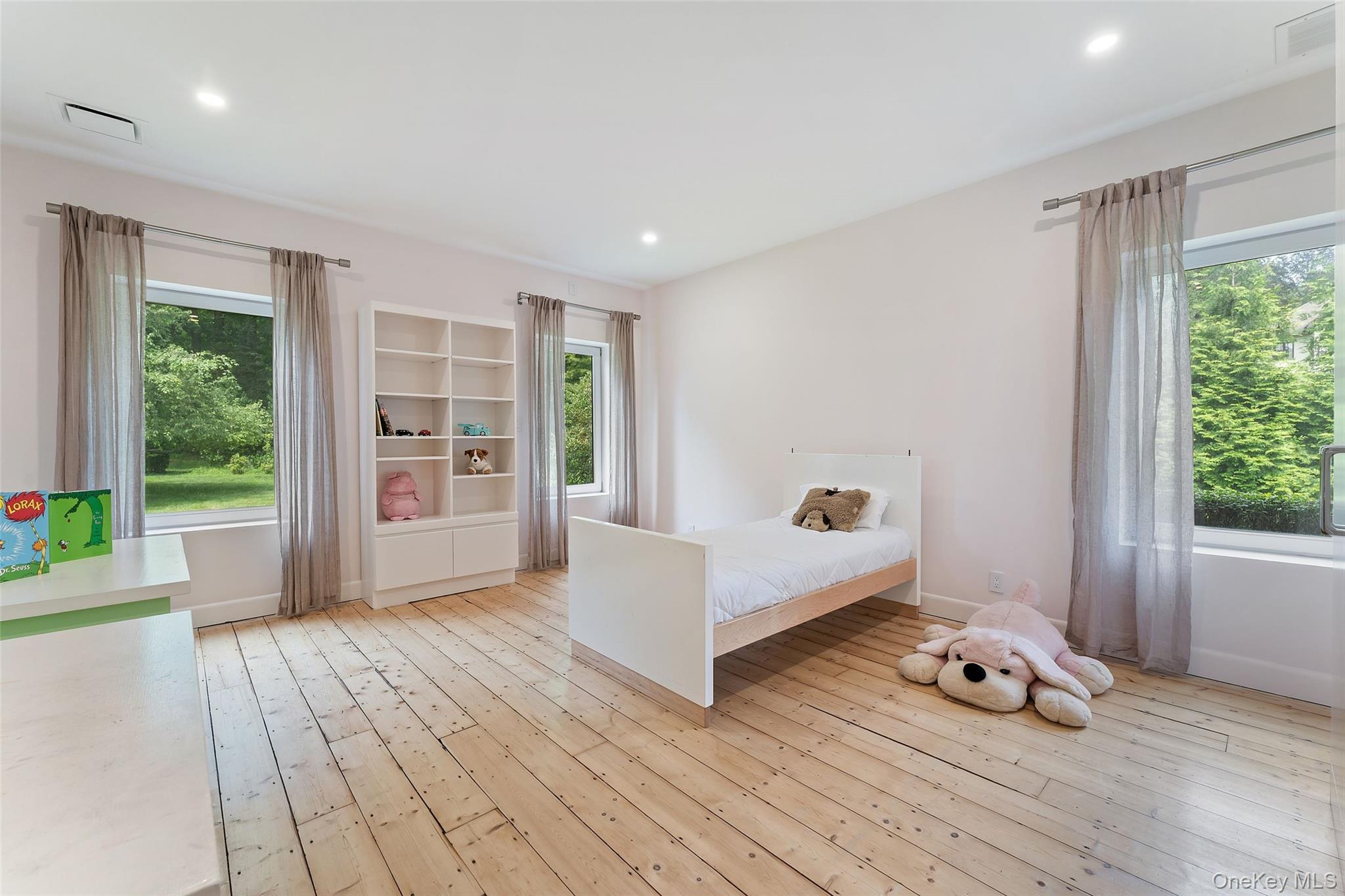 15 Hudson Road E, Irvington, NY 10533