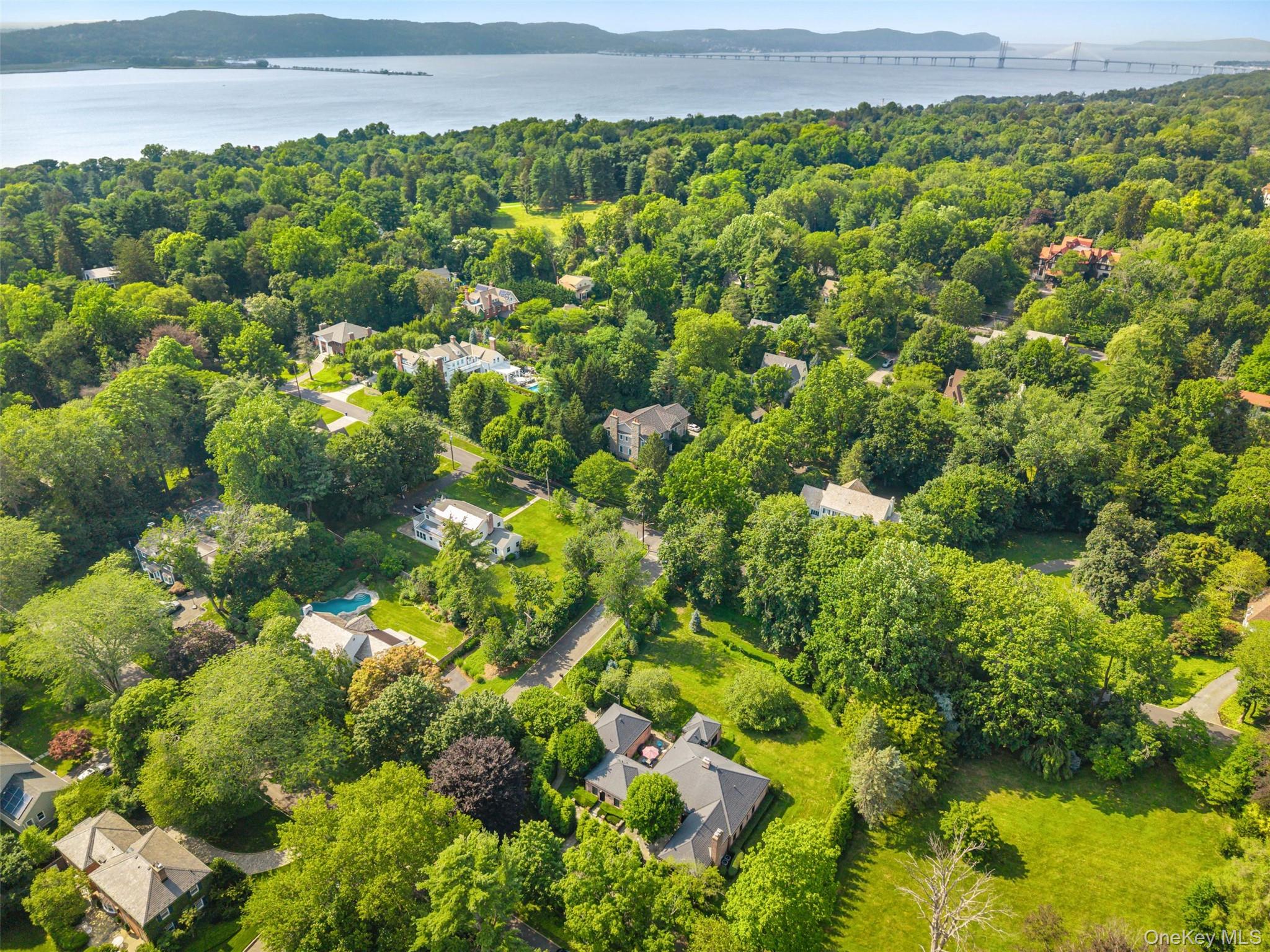 15 Hudson Road E, Irvington, NY 10533