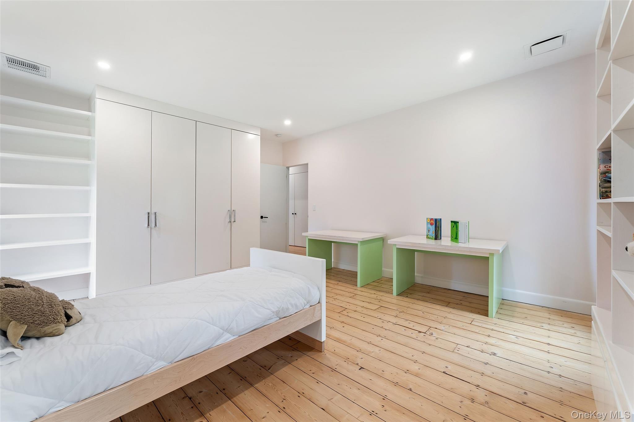 15 Hudson Road E, Irvington, NY 10533