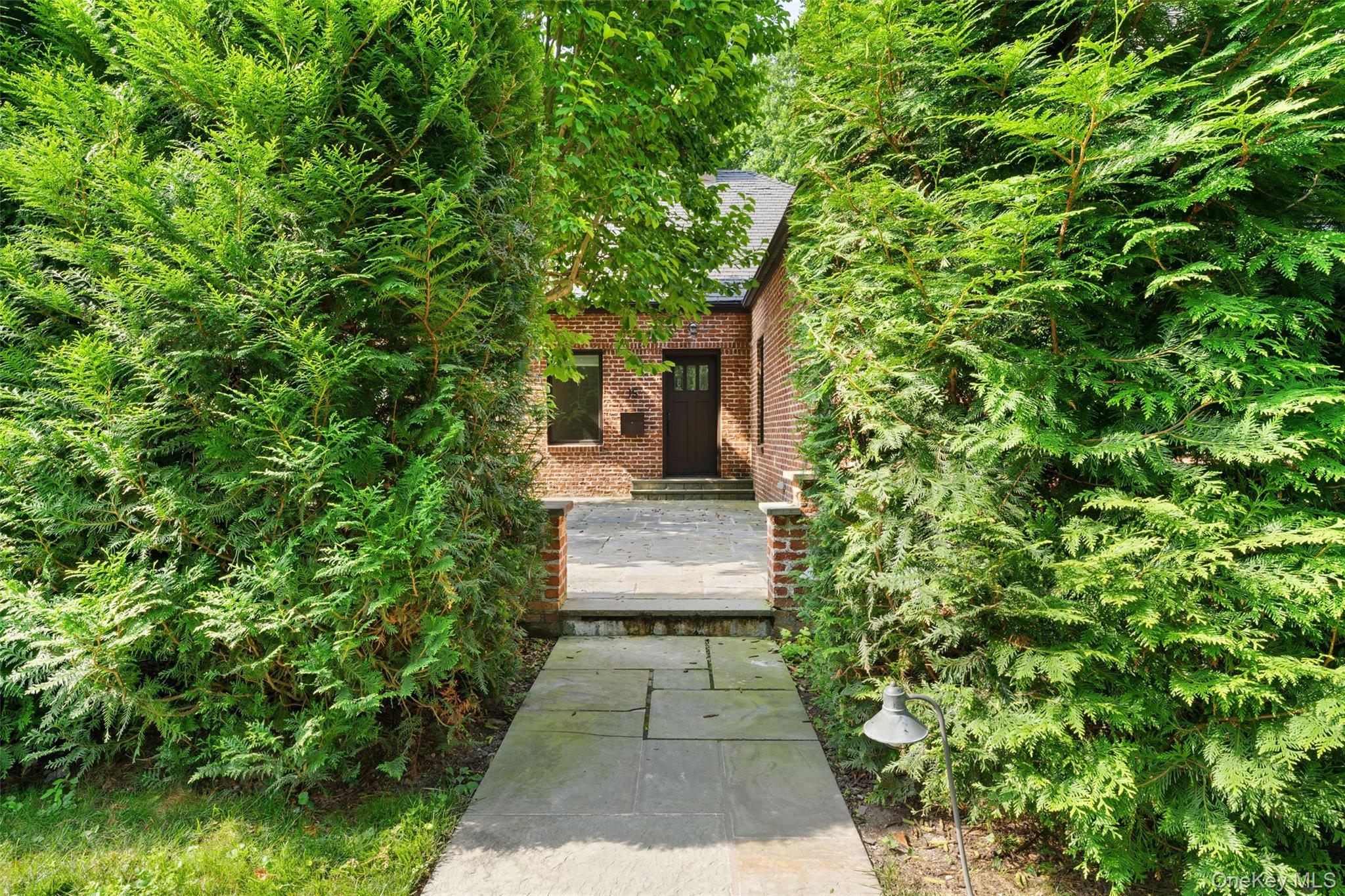 15 Hudson Road E, Irvington, NY 10533