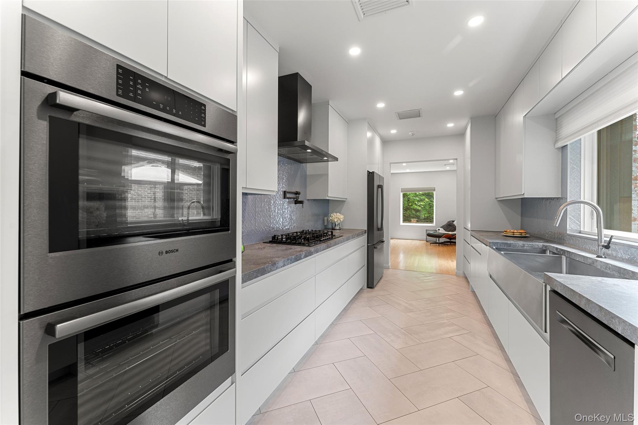 15 Hudson Road E, Irvington, NY 10533