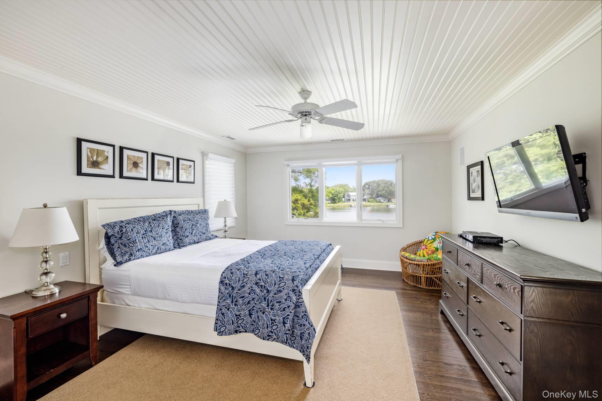 100 Redwood Road, Sag Harbor, NY 11963