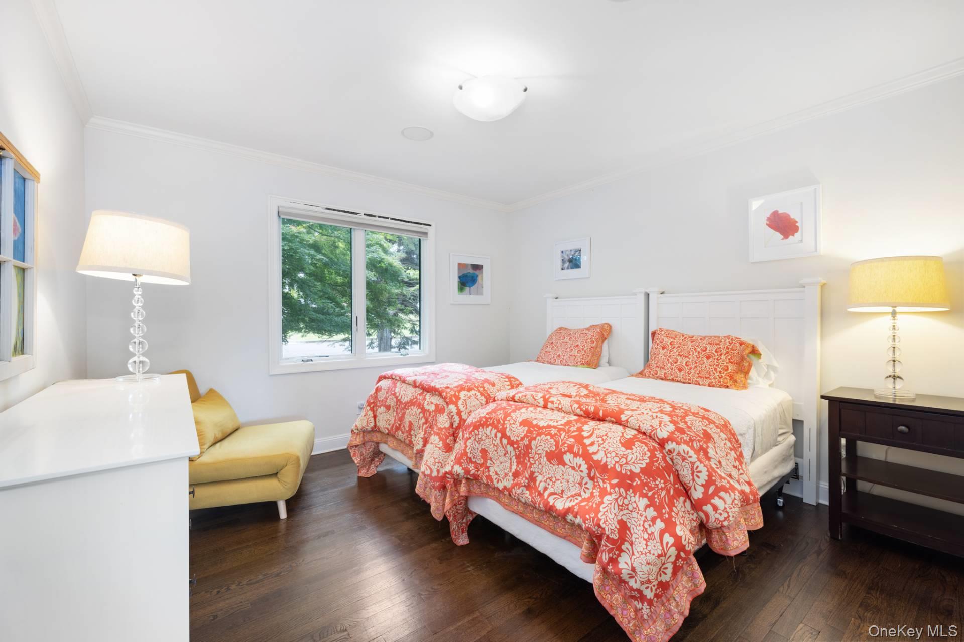 100 Redwood Road, Sag Harbor, NY 11963