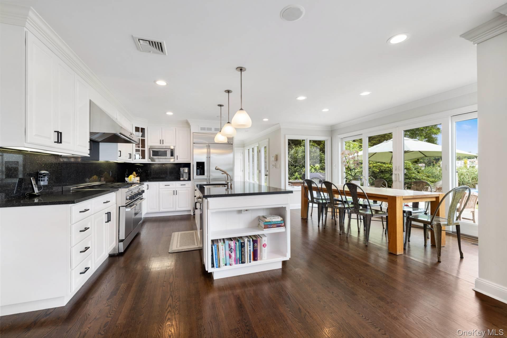 100 Redwood Road, Sag Harbor, NY 11963