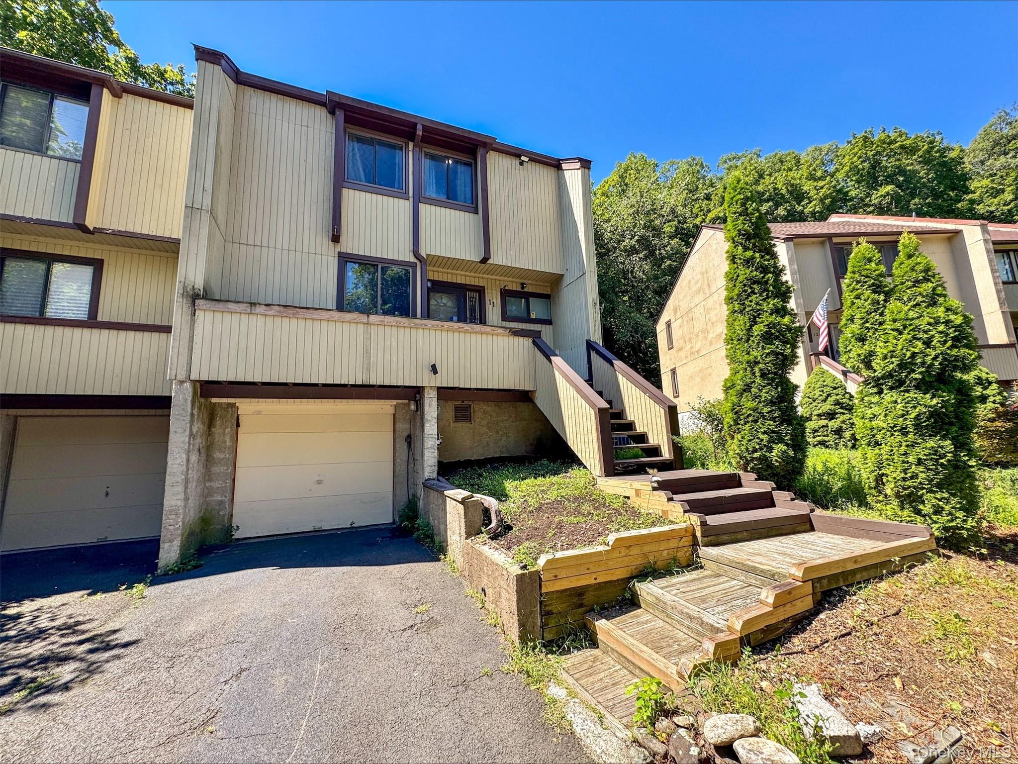 11 Rockledge Drive, Suffern, NY 10901