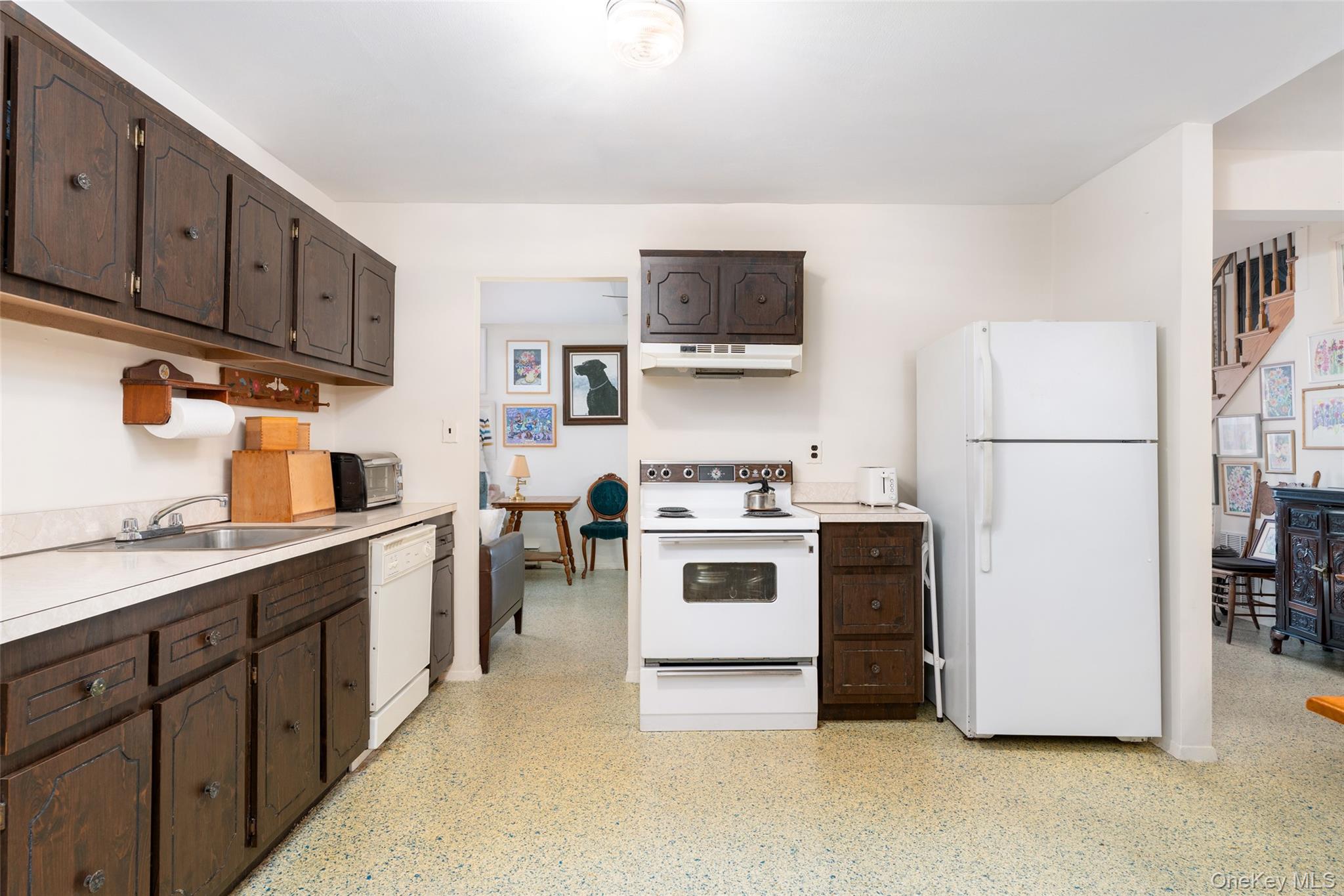 181 Hot Water Street, Manorville, NY 11949