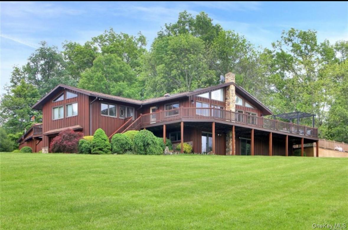 76 County Route 51, Campbell Hall, NY 10916