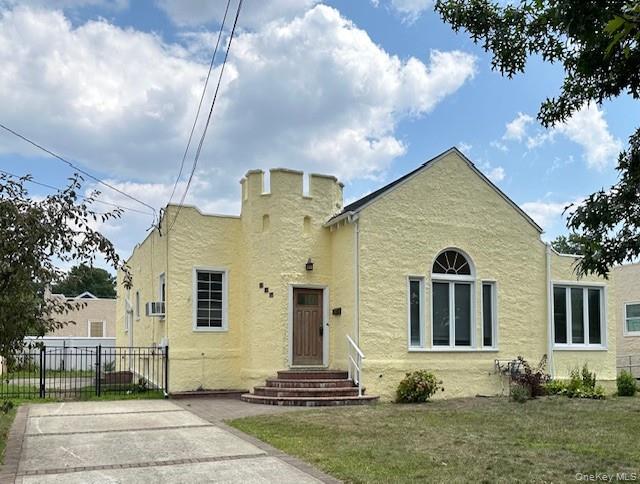 127 Fox Boulevard, Merrick, NY 11566