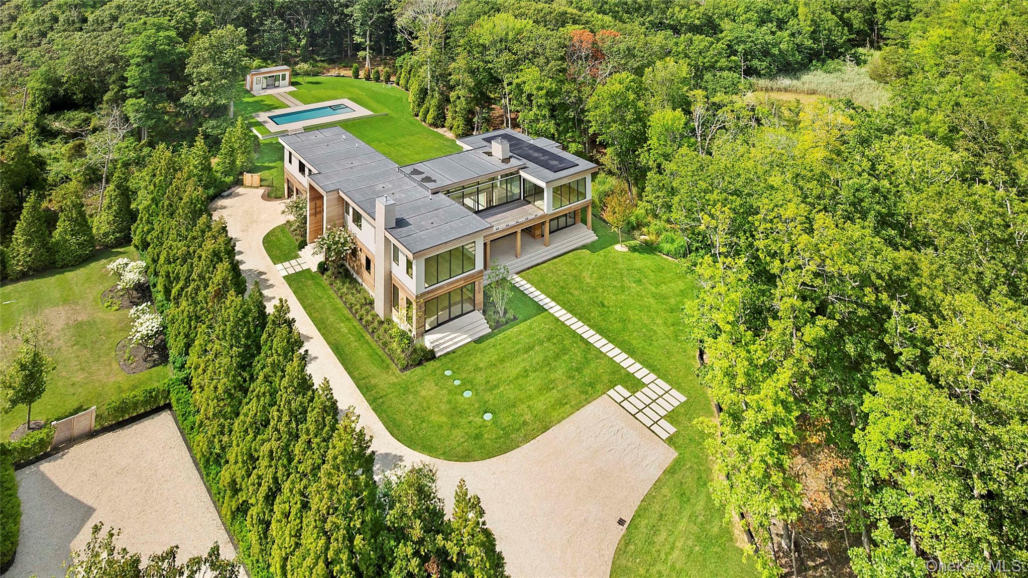 27 Fresh Pond Road, North Haven, NY 11963