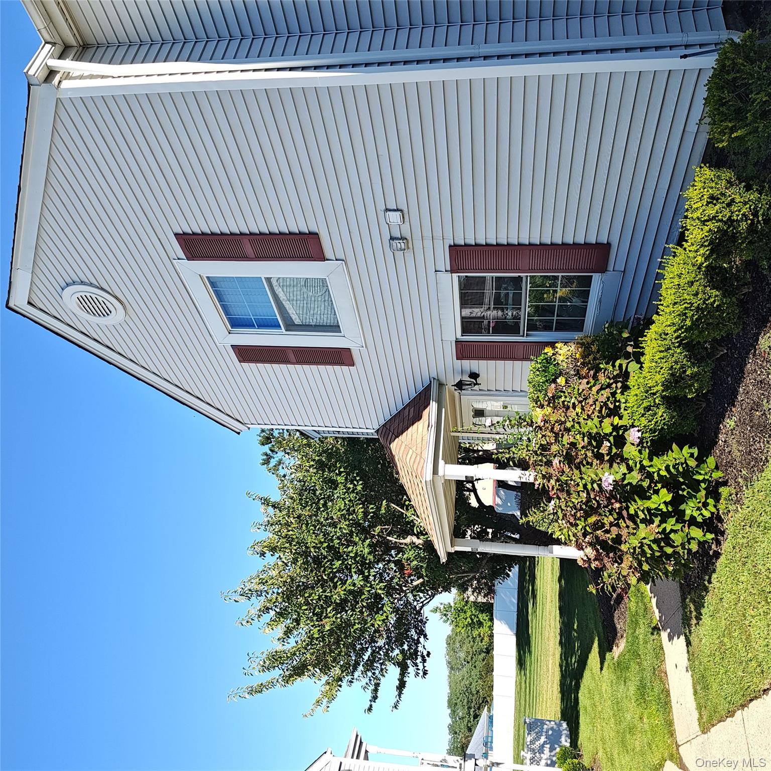 184 Fairview Circle, Middle Island, NY 11953