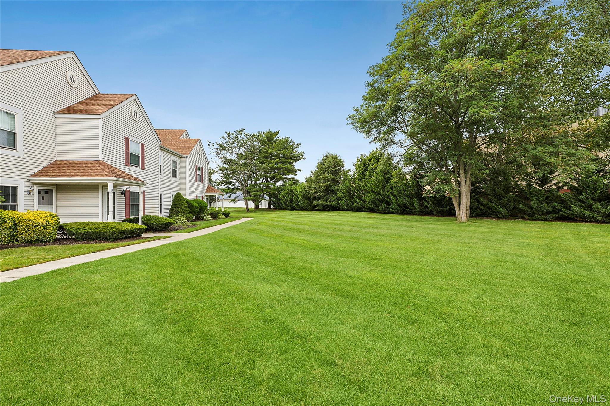 184 Fairview Circle, Middle Island, NY 11953