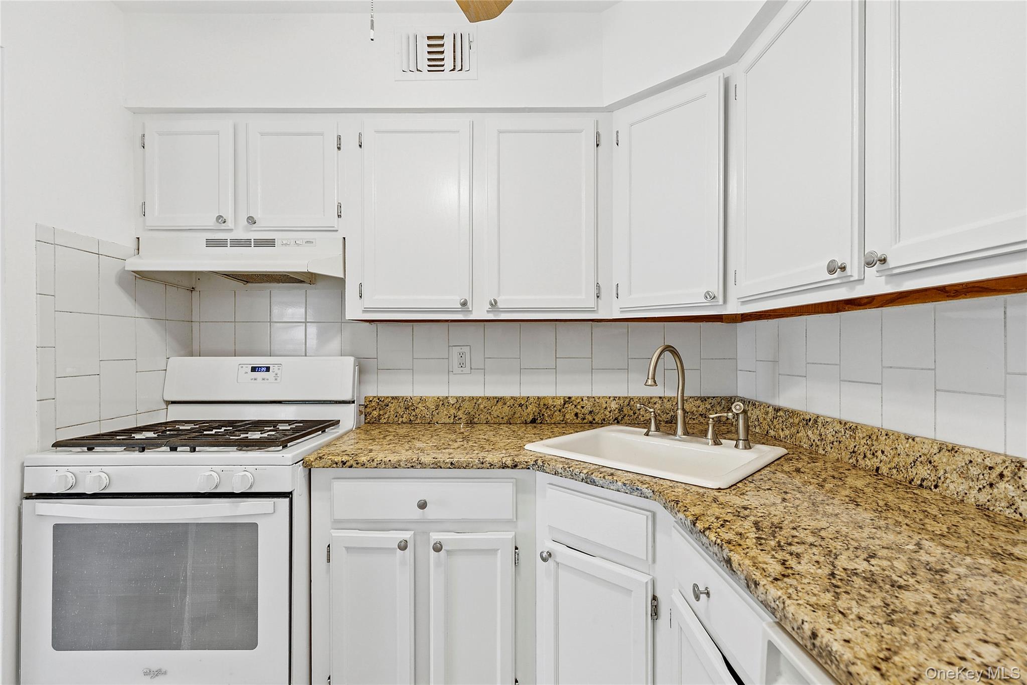 184 Fairview Circle, Middle Island, NY 11953