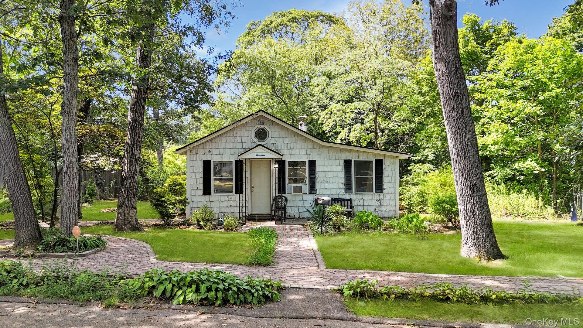 14 Pleasure Avenue, Lake Ronkonkoma, NY 11779