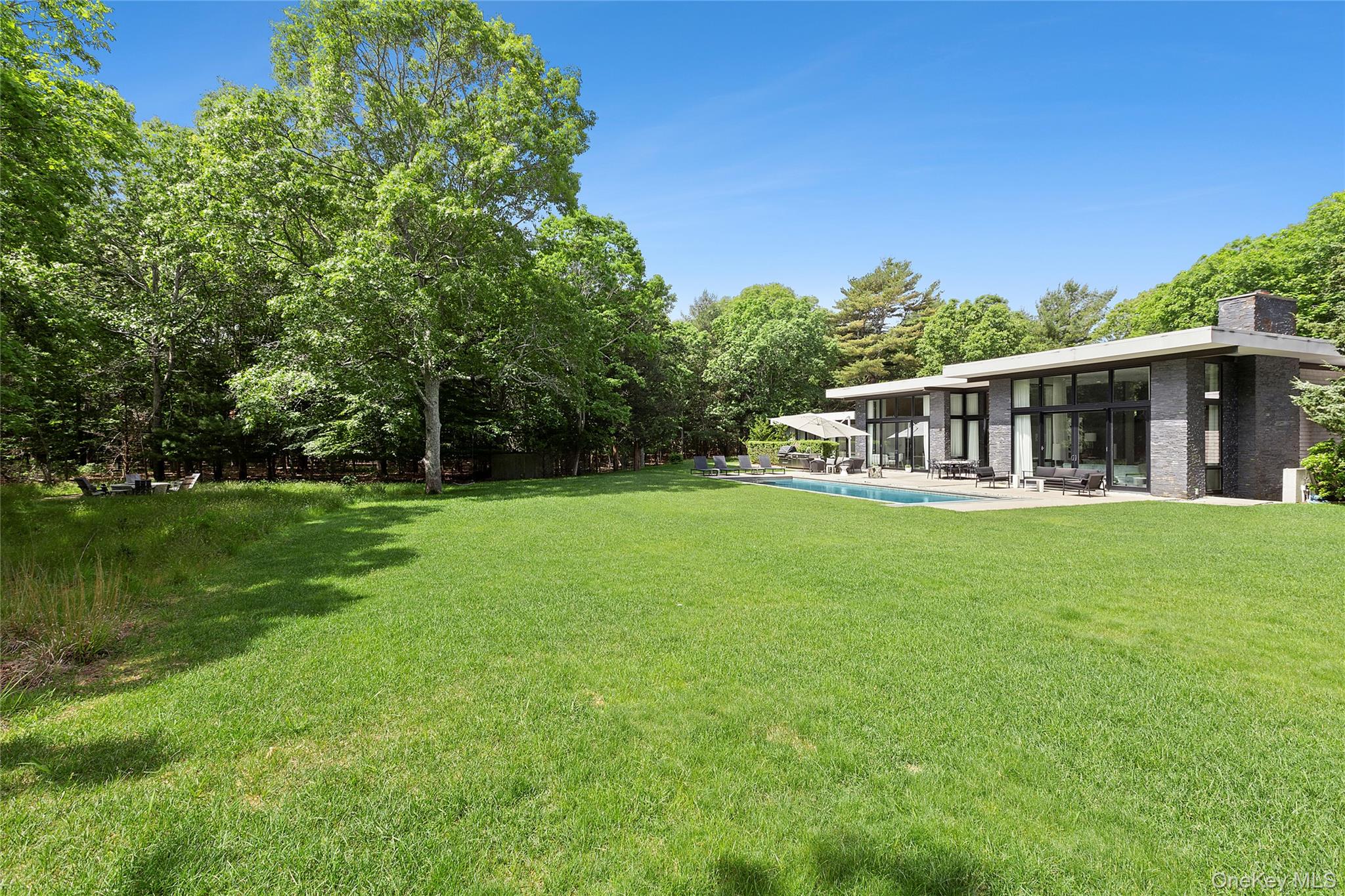 32 Neck Path, East Hampton, NY 11937