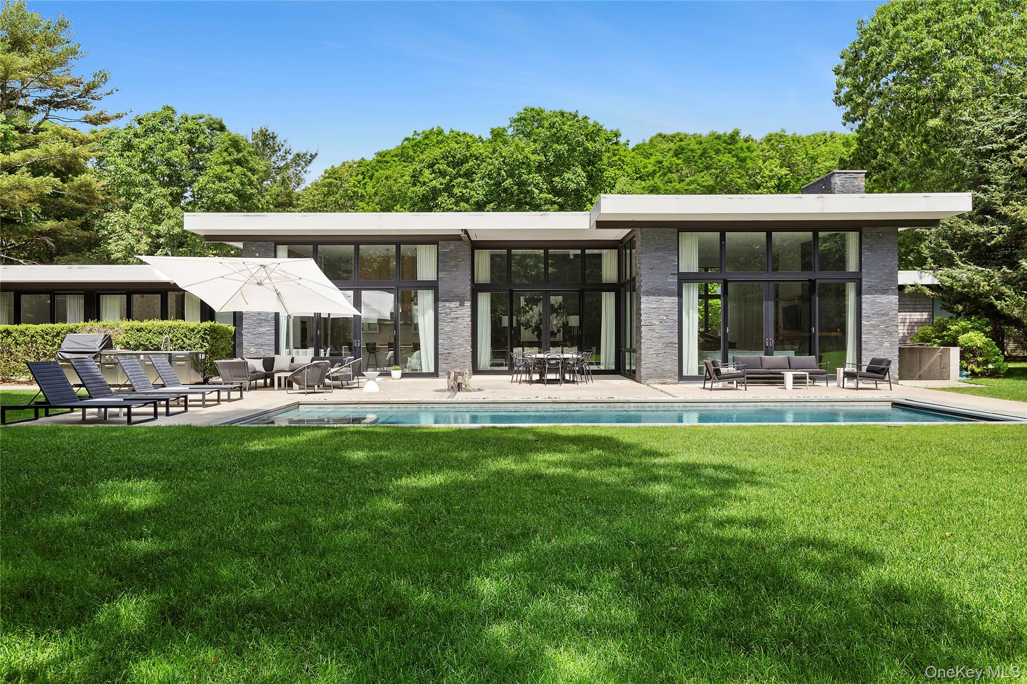 32 Neck Path, East Hampton, NY 11937