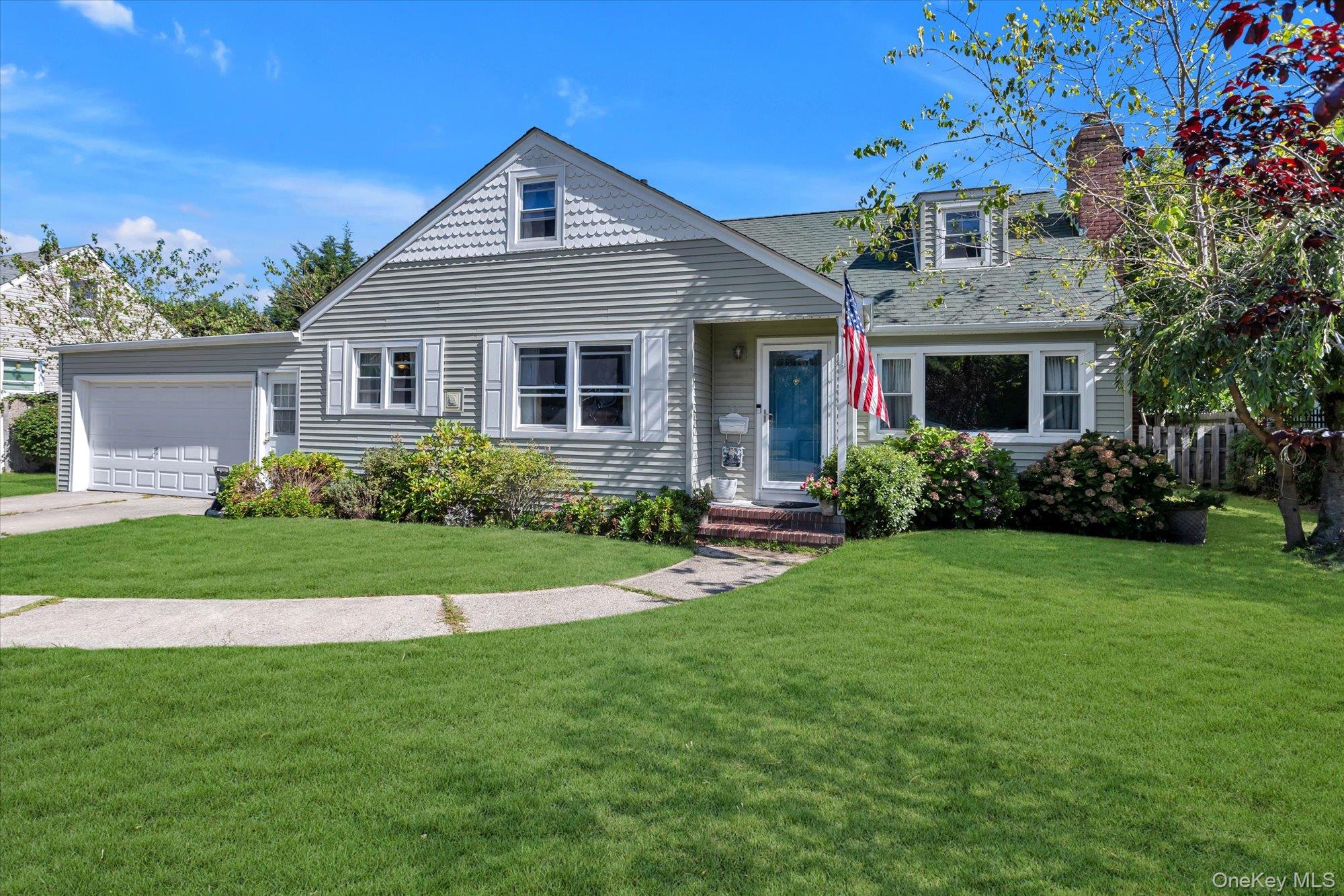 55 Bayside Avenue, Amityville, NY 11701