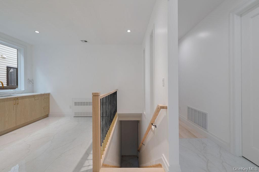 27 Ellish Parkway # 112, Spring Valley, NY 10977