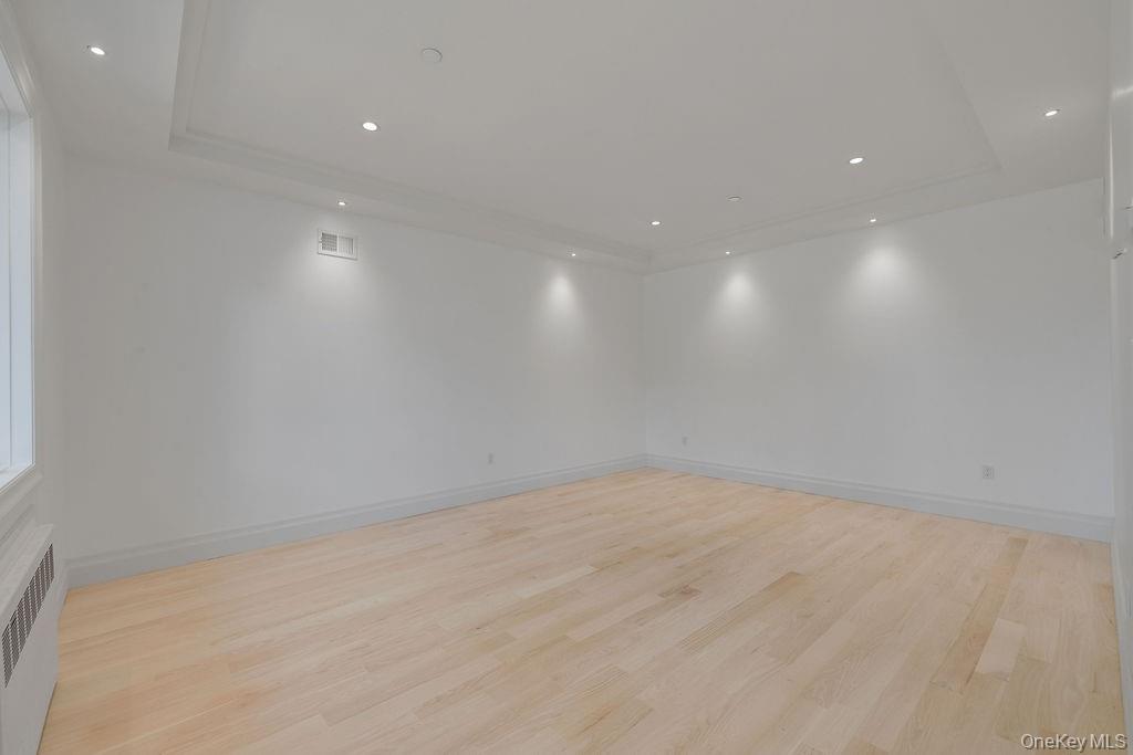 27 Ellish Parkway # 112, Spring Valley, NY 10977