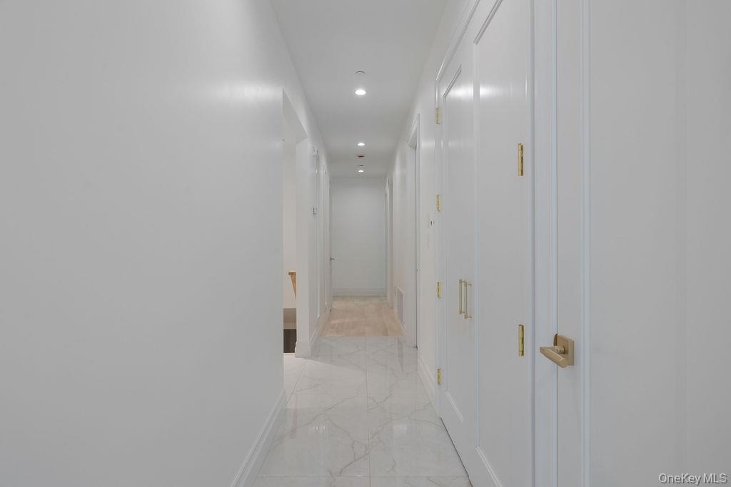 27 Ellish Parkway # 112, Spring Valley, NY 10977