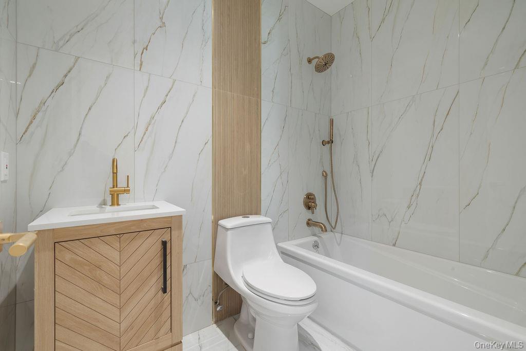 27 Ellish Parkway # 112, Spring Valley, NY 10977