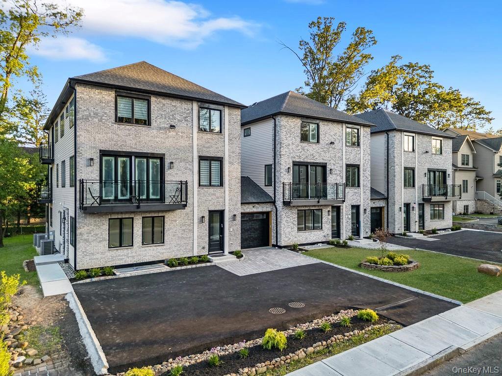 27 Ellish Parkway # 112, Spring Valley, NY 10977