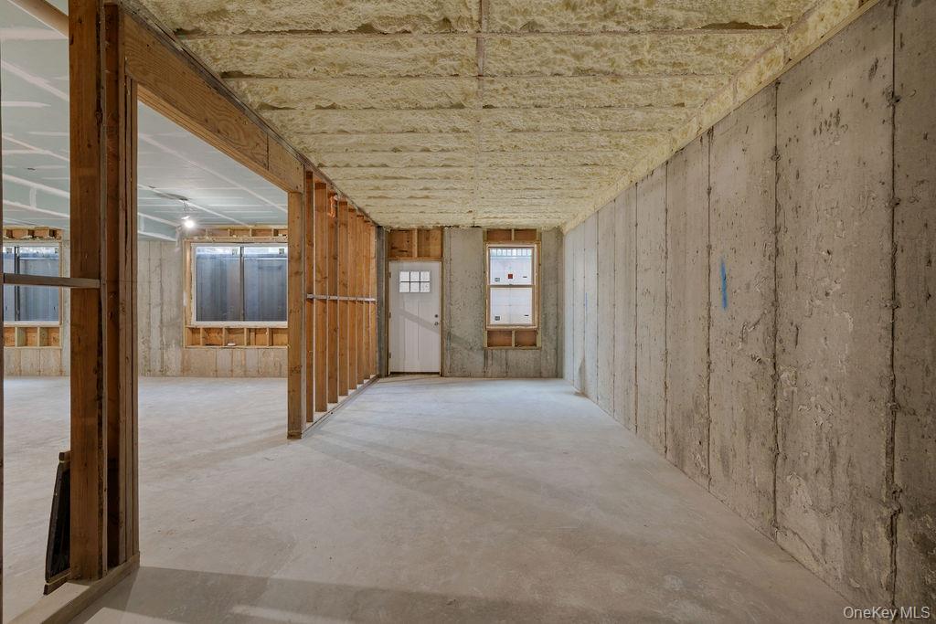 27 Ellish Parkway # 112, Spring Valley, NY 10977