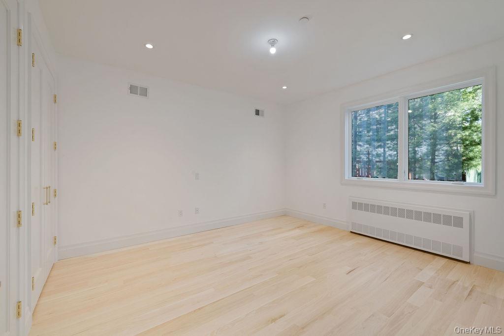 27 Ellish Parkway # 112, Spring Valley, NY 10977