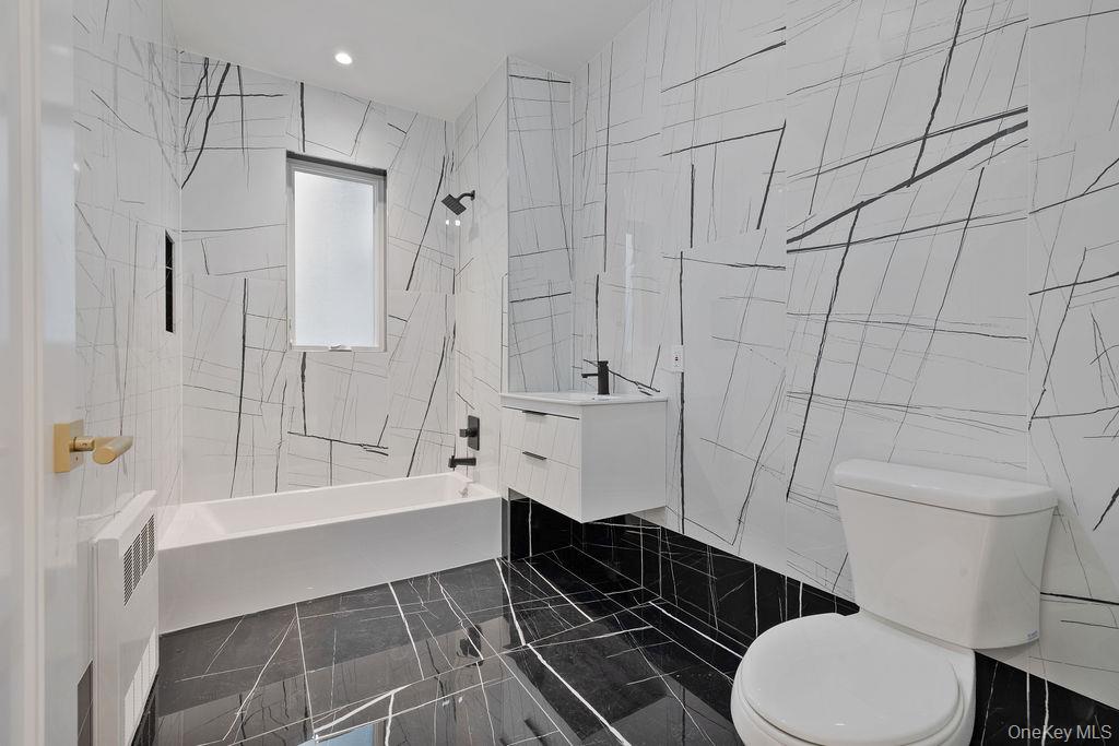 27 Ellish Parkway # 112, Spring Valley, NY 10977