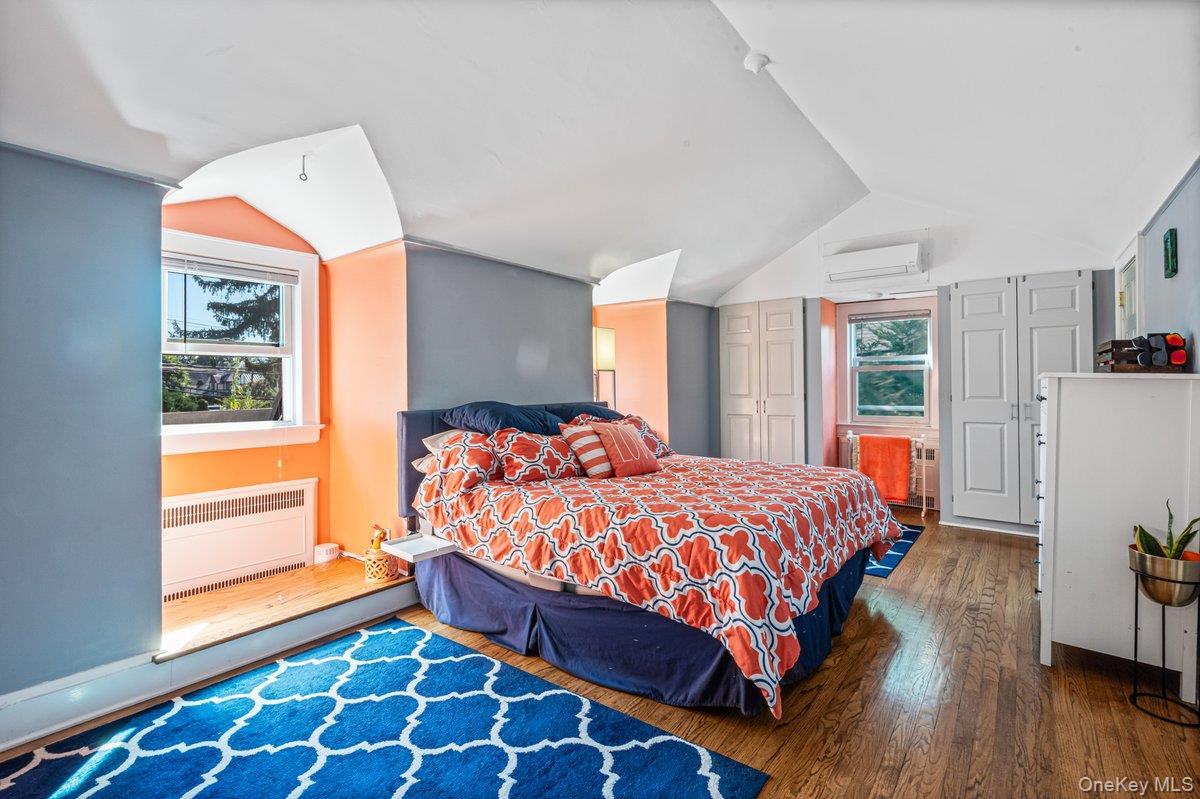 411 Demott Avenue, Rockville Centre, NY 11570