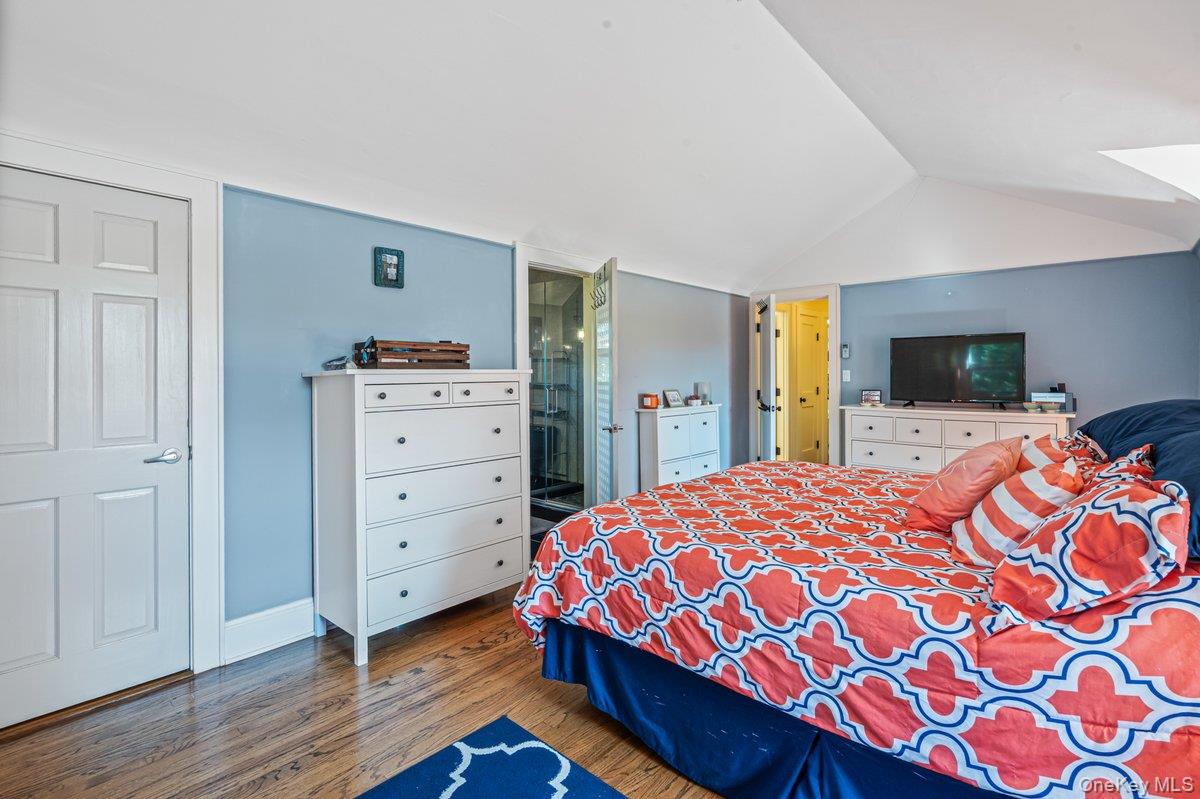 411 Demott Avenue, Rockville Centre, NY 11570