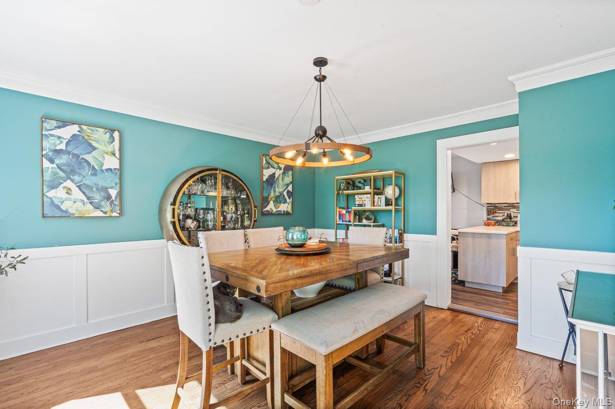 411 Demott Avenue, Rockville Centre, NY 11570