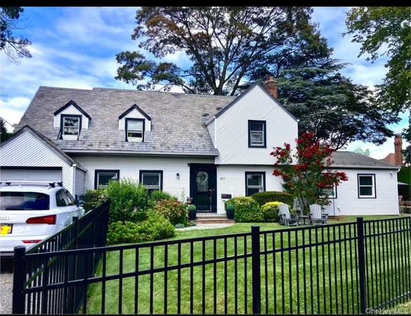 411 Demott Avenue, Rockville Centre, NY 11570