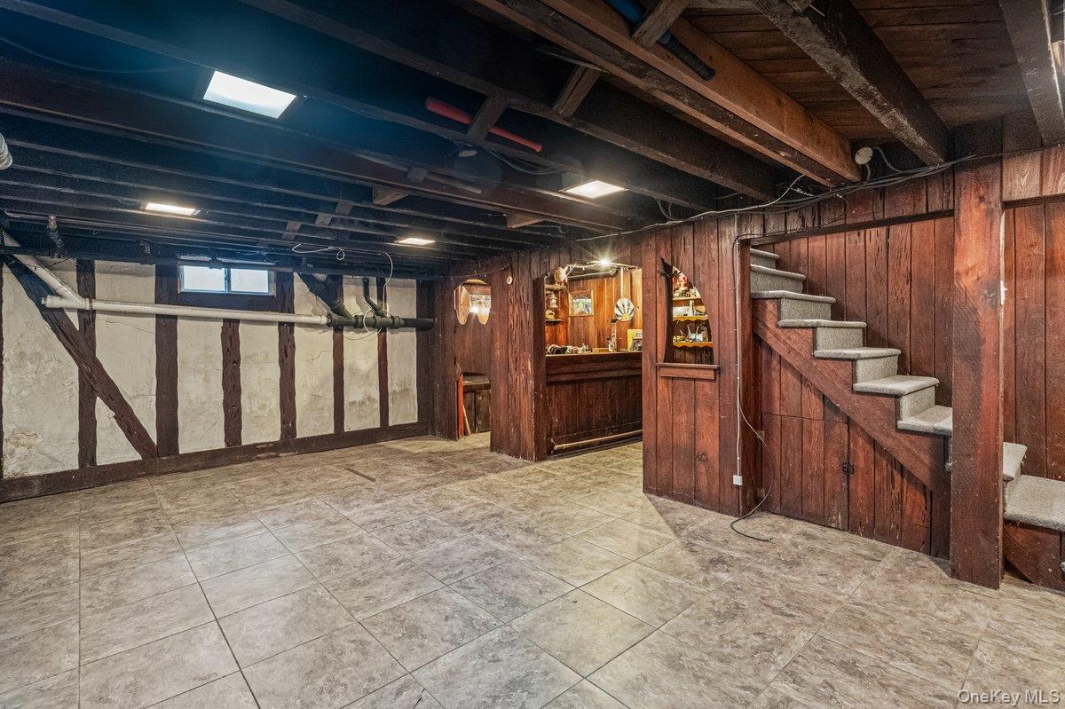 411 Demott Avenue, Rockville Centre, NY 11570