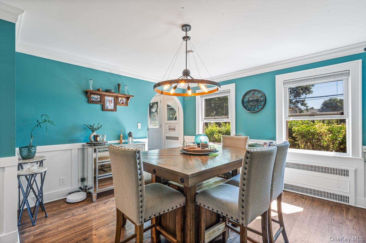 411 Demott Avenue, Rockville Centre, NY 11570