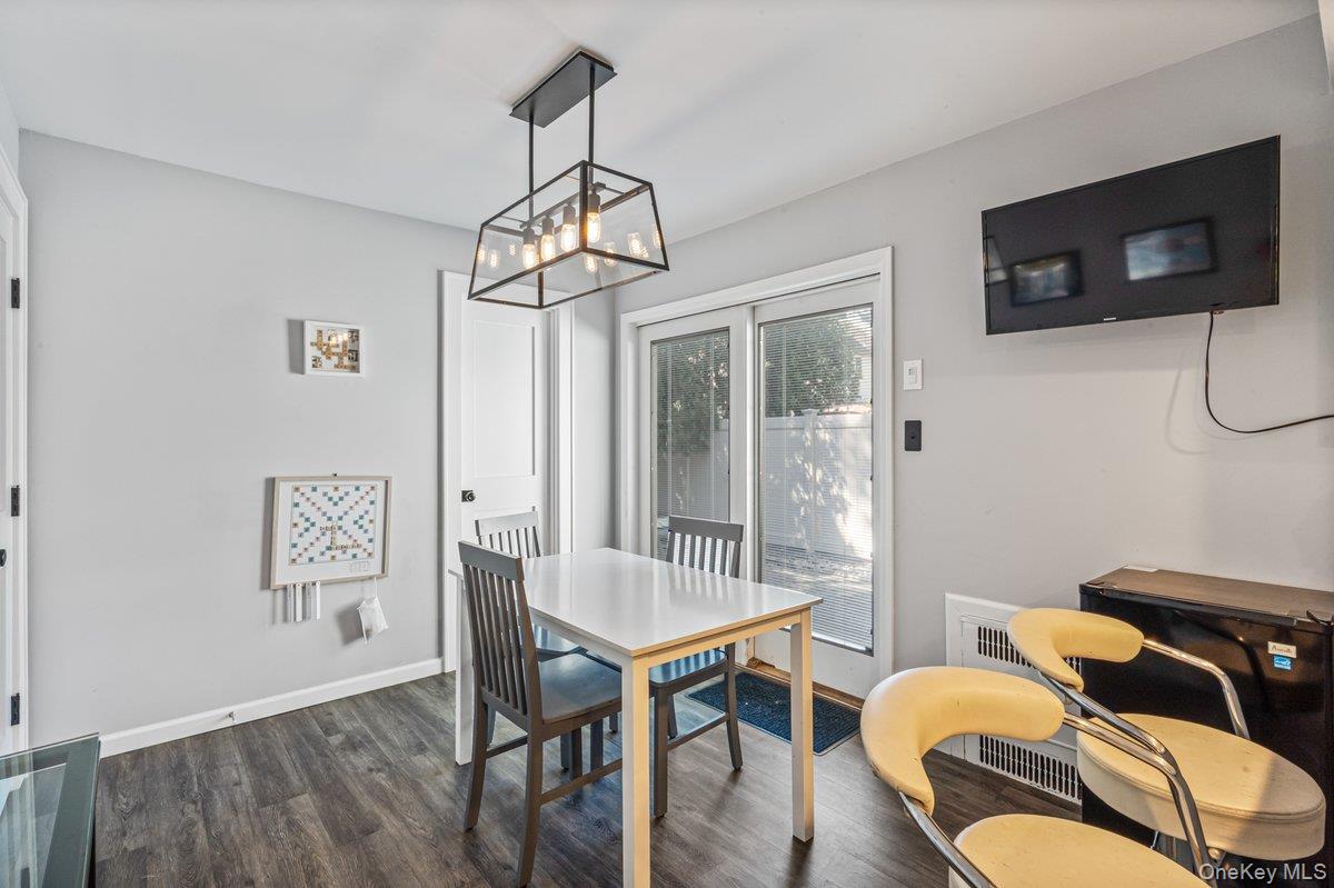 411 Demott Avenue, Rockville Centre, NY 11570