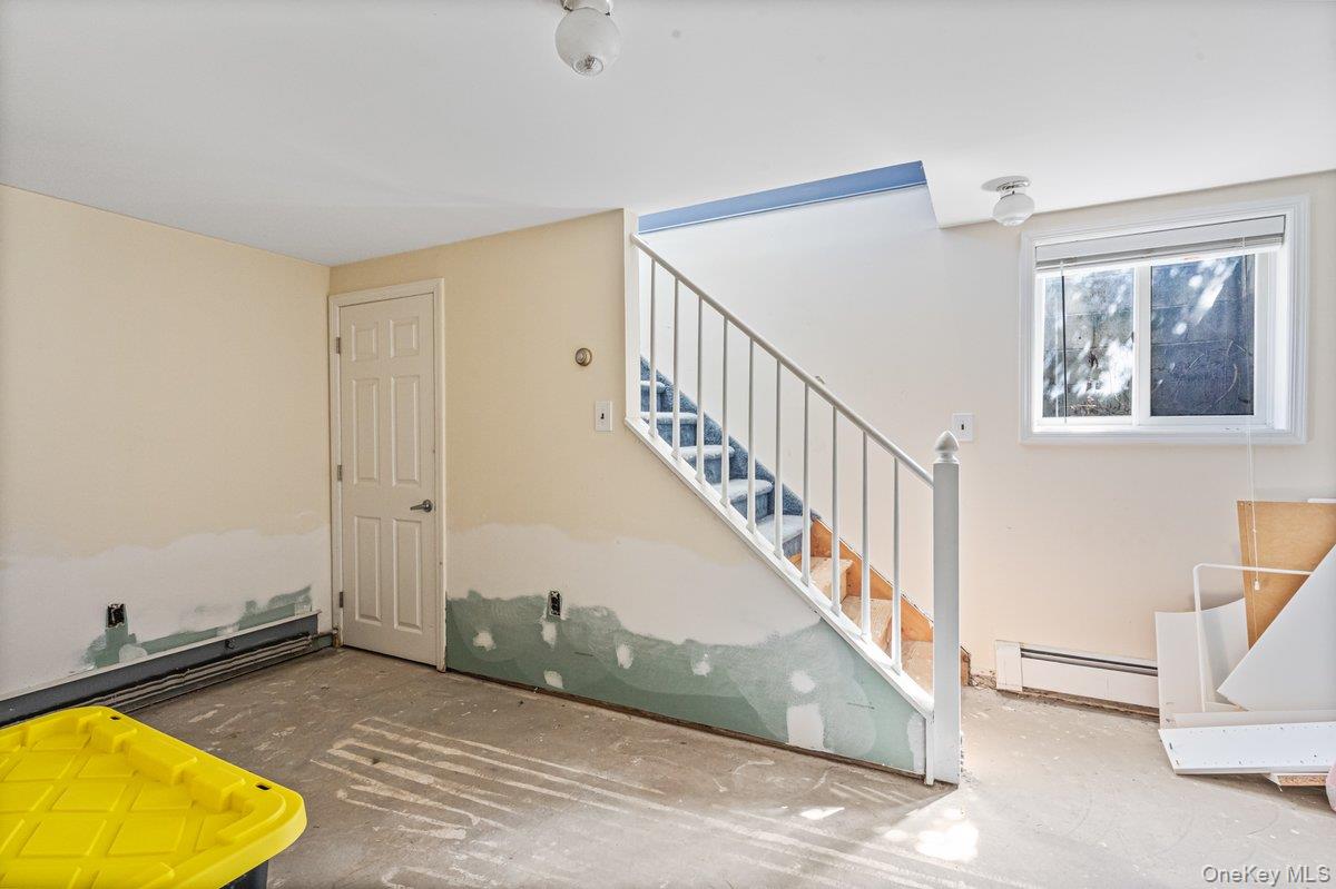 411 Demott Avenue, Rockville Centre, NY 11570