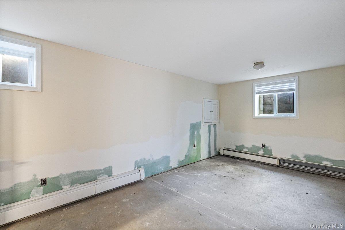 411 Demott Avenue, Rockville Centre, NY 11570