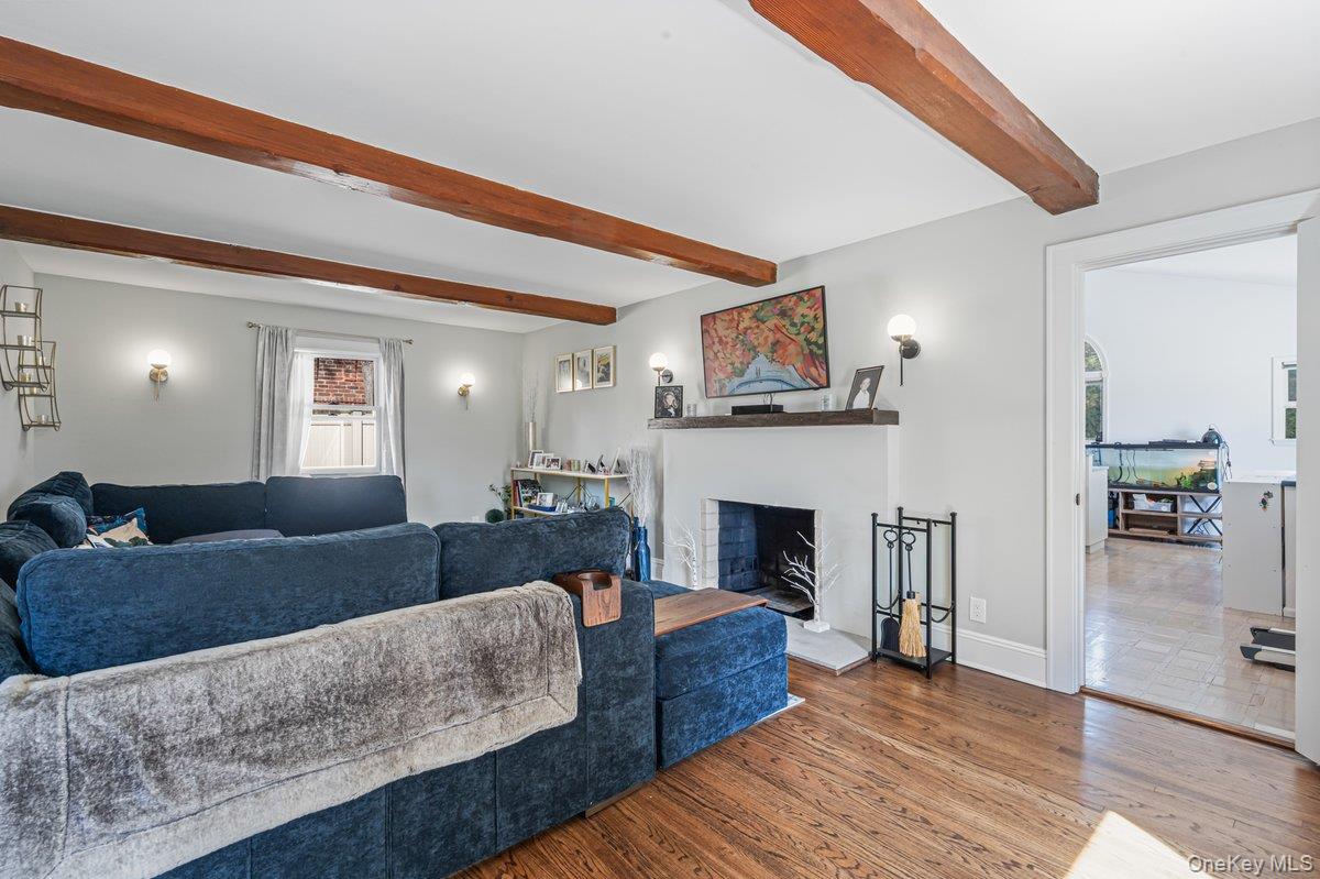 411 Demott Avenue, Rockville Centre, NY 11570