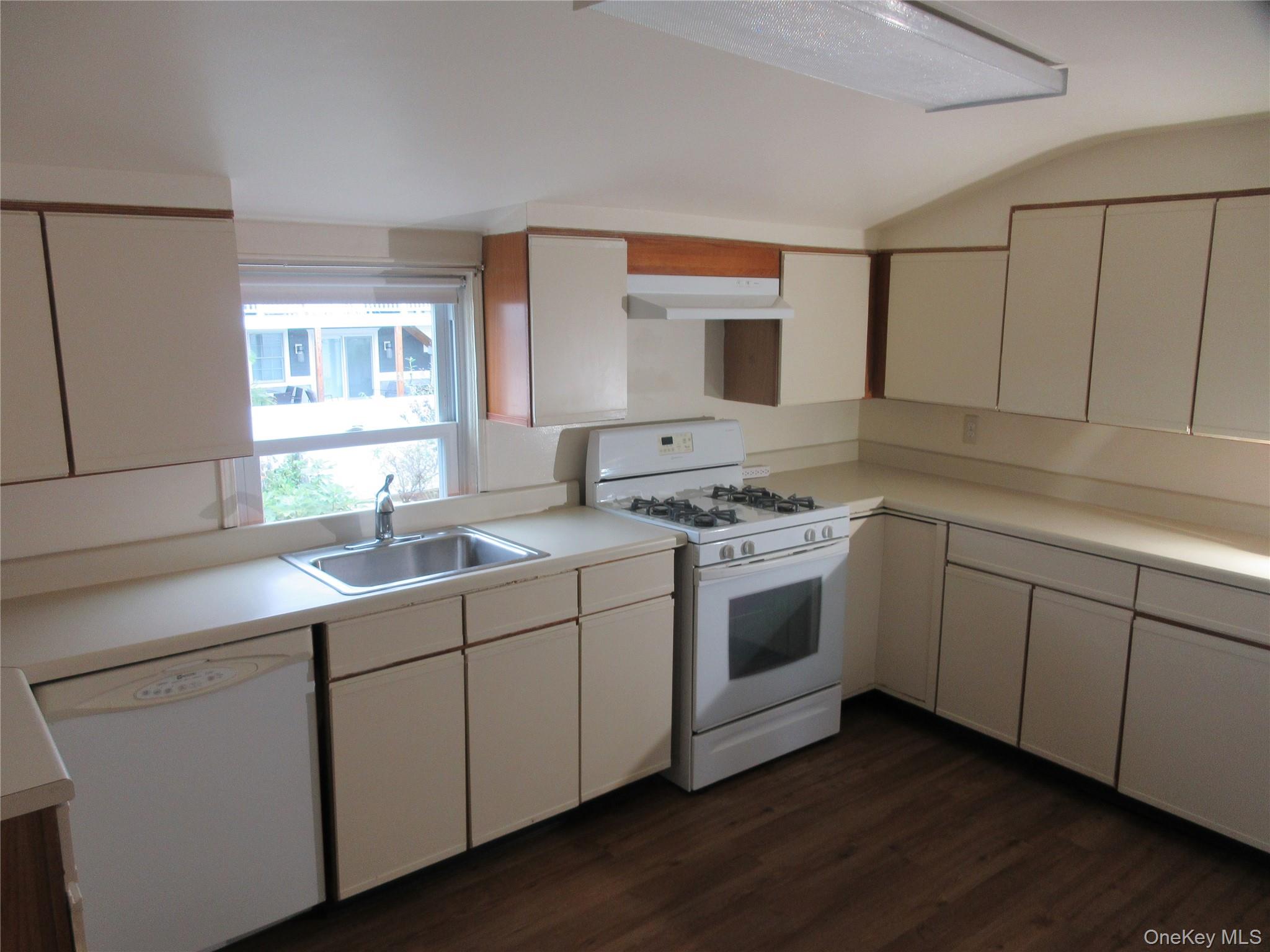 98 Lincoln Avenue E # 2nd Floor, West Harrison, NY 10604