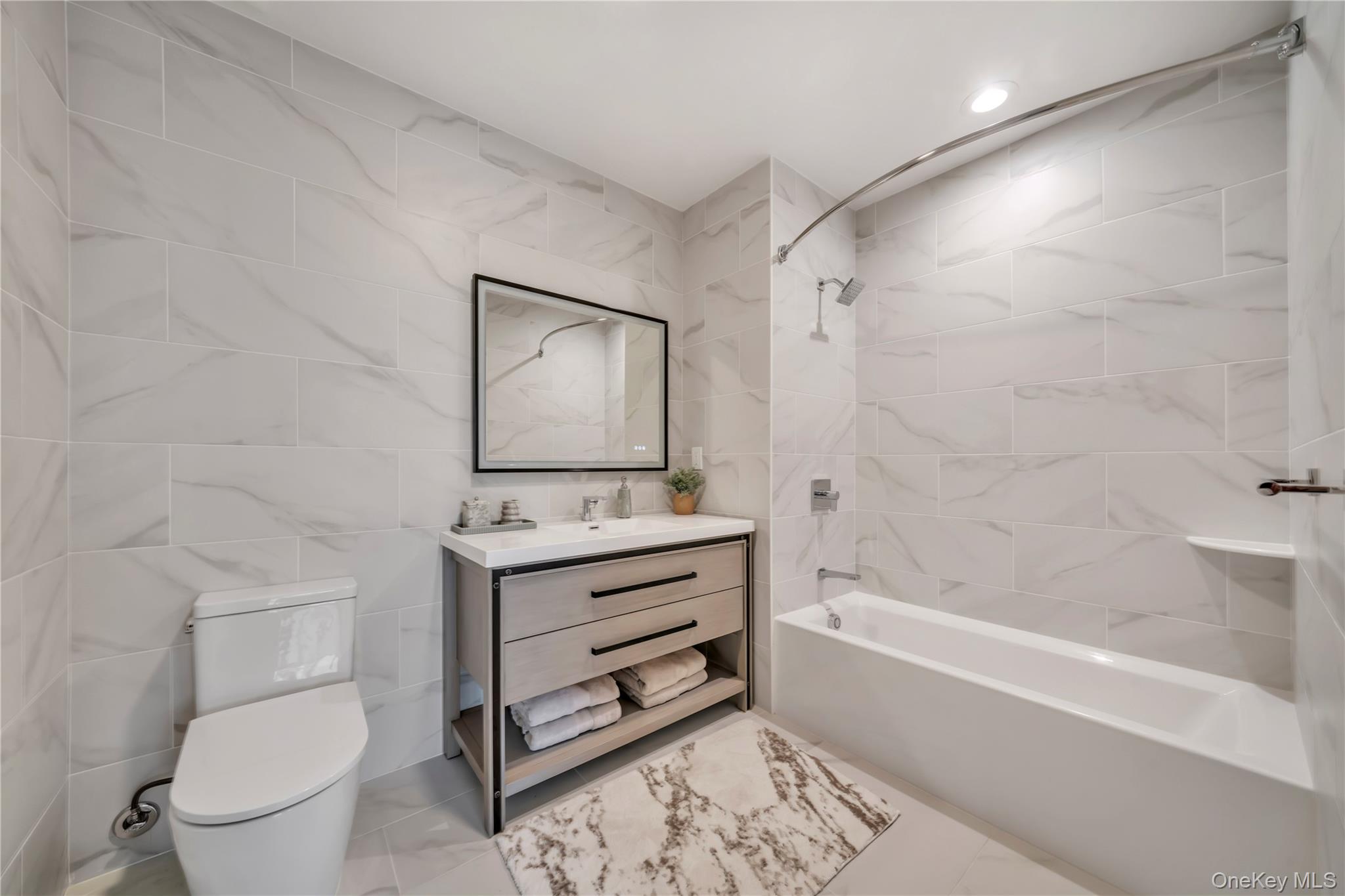 101 Searing Avenue # 306, Mineola, NY 11501