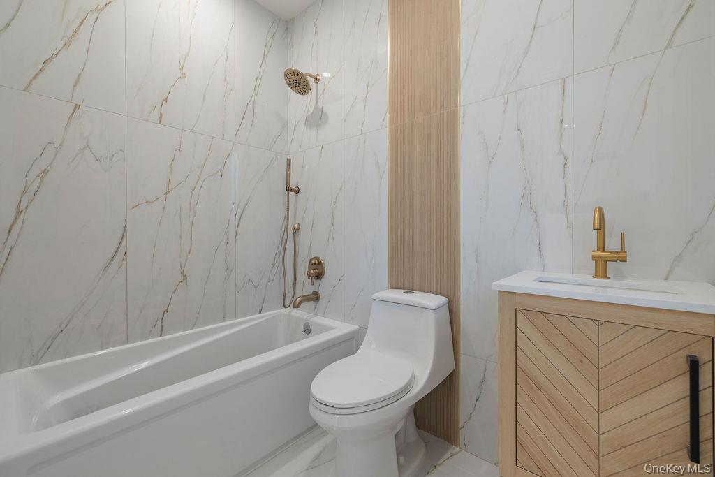 27 Ellish Parkway # 103, Spring Valley, NY 10977