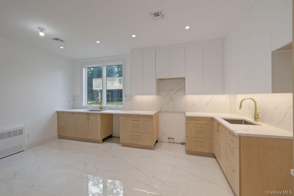 27 Ellish Parkway # 103, Spring Valley, NY 10977