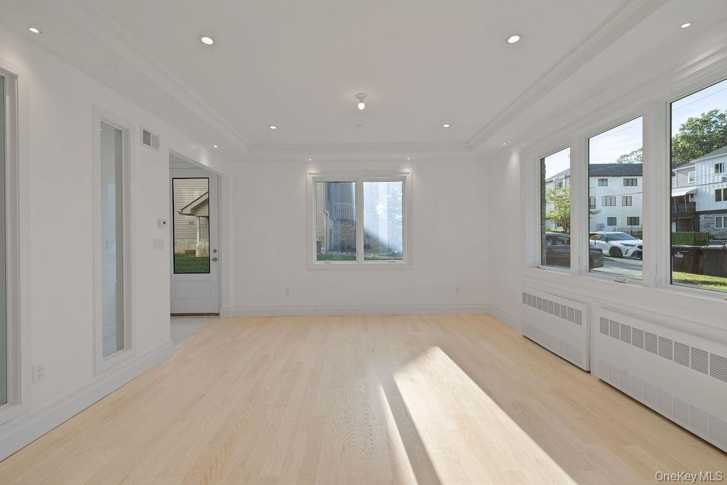 27 Ellish Parkway # 103, Spring Valley, NY 10977