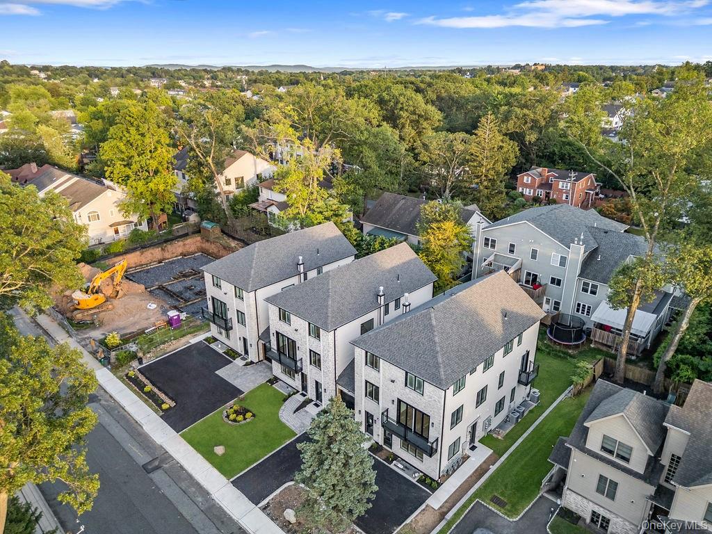 27 Ellish Parkway # 103, Spring Valley, NY 10977