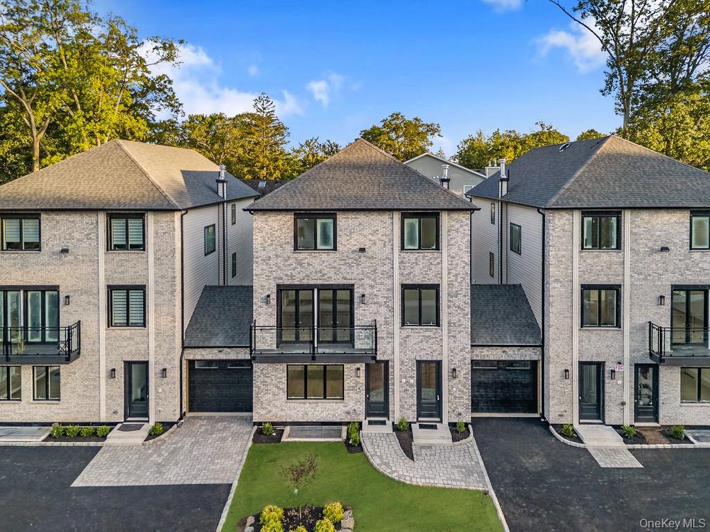 27 Ellish Parkway # 103, Spring Valley, NY 10977