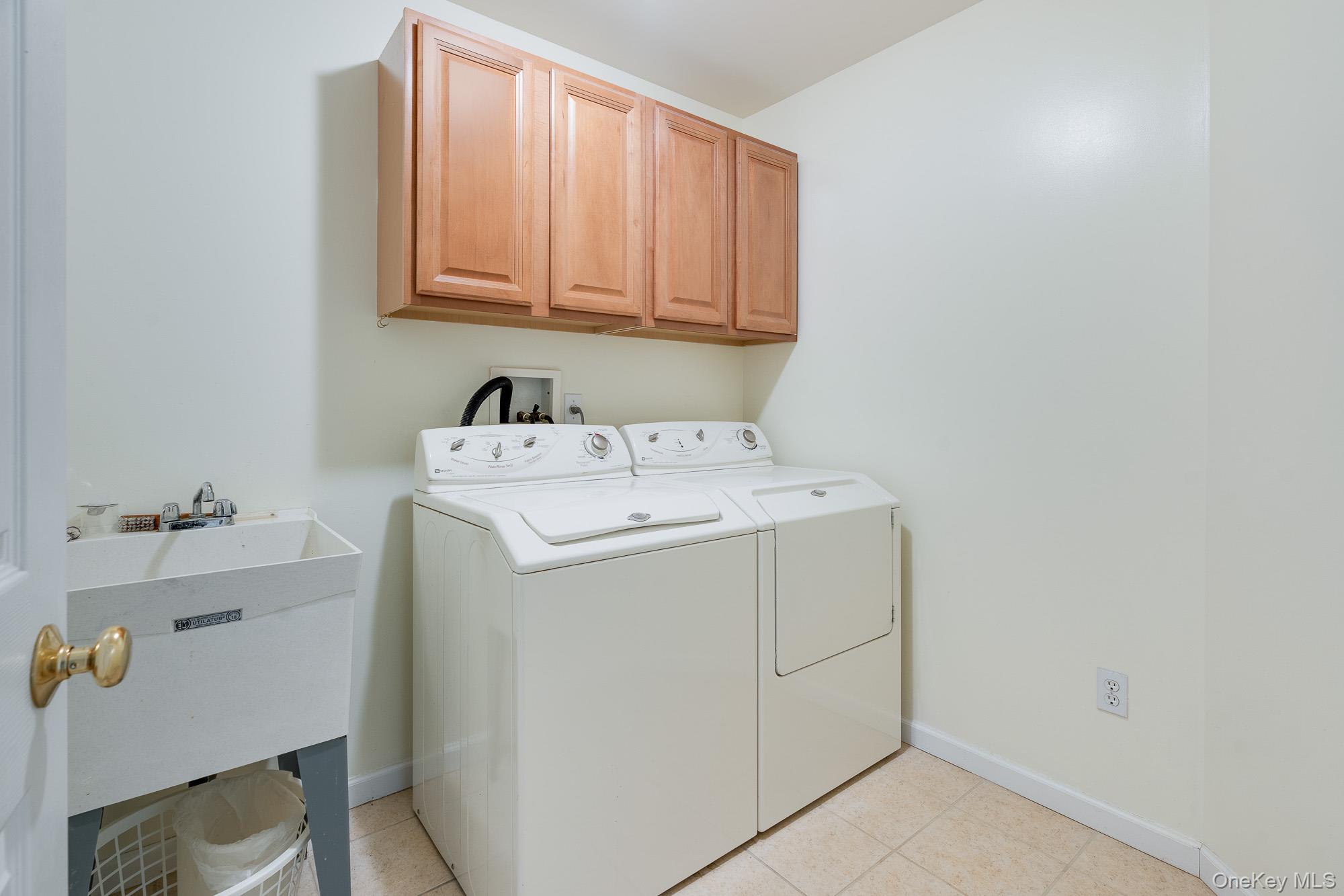 127 Shagbark Lane, Hopewell Junction, NY 12533