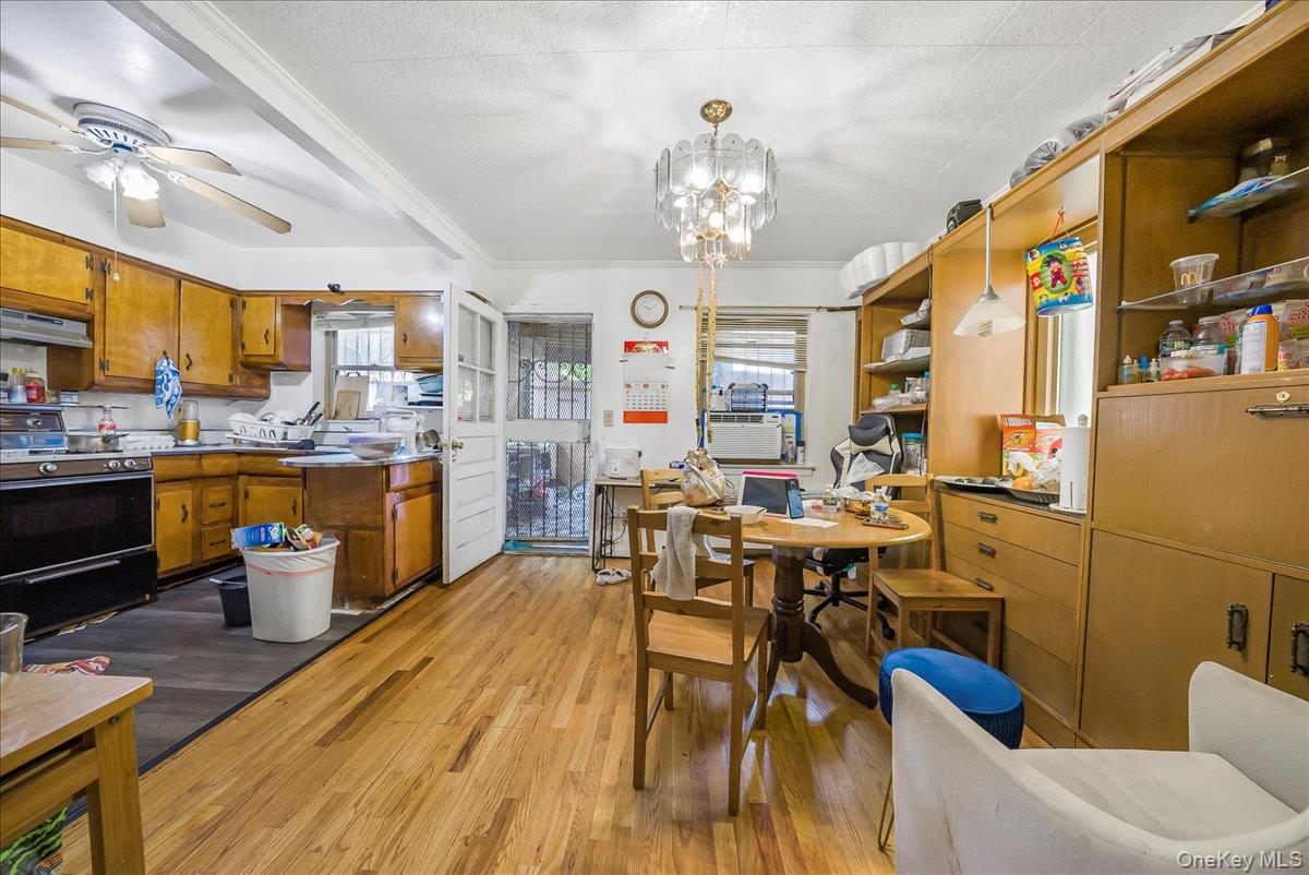 4634 Carpenter Avenue, Bronx, NY 10470