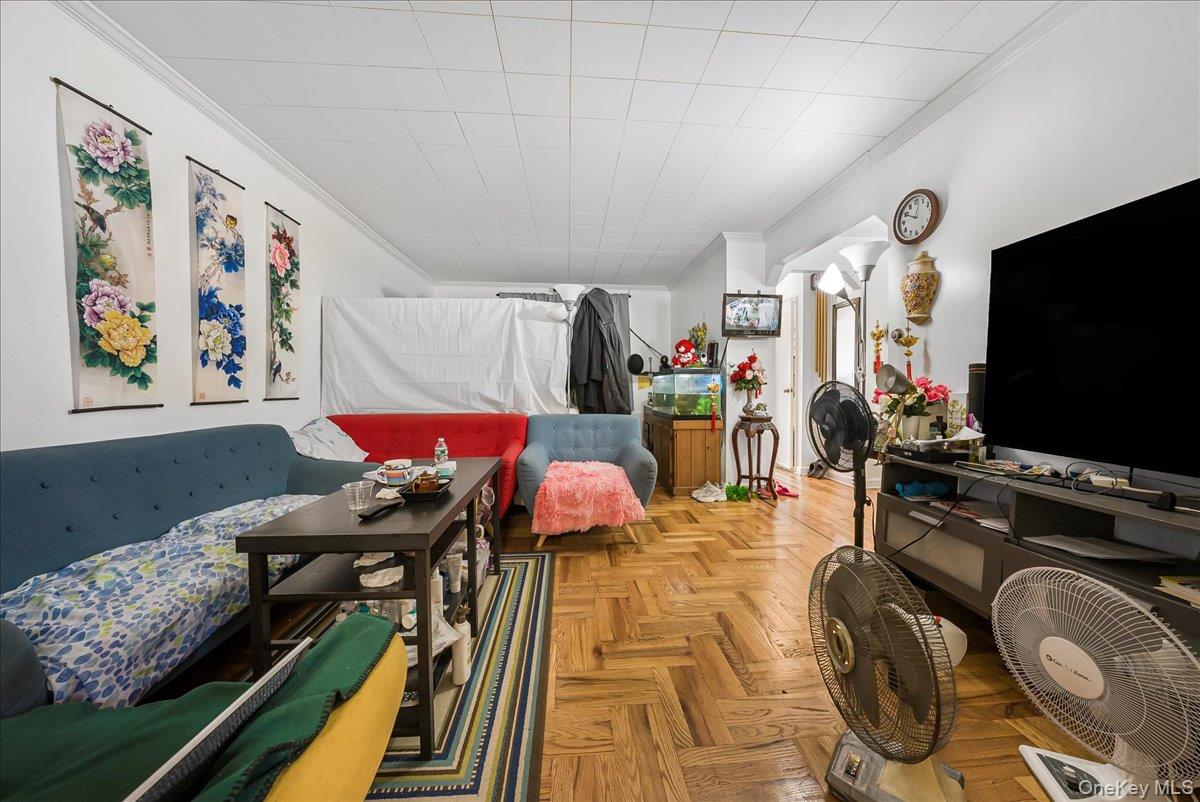 4634 Carpenter Avenue, Bronx, NY 10470