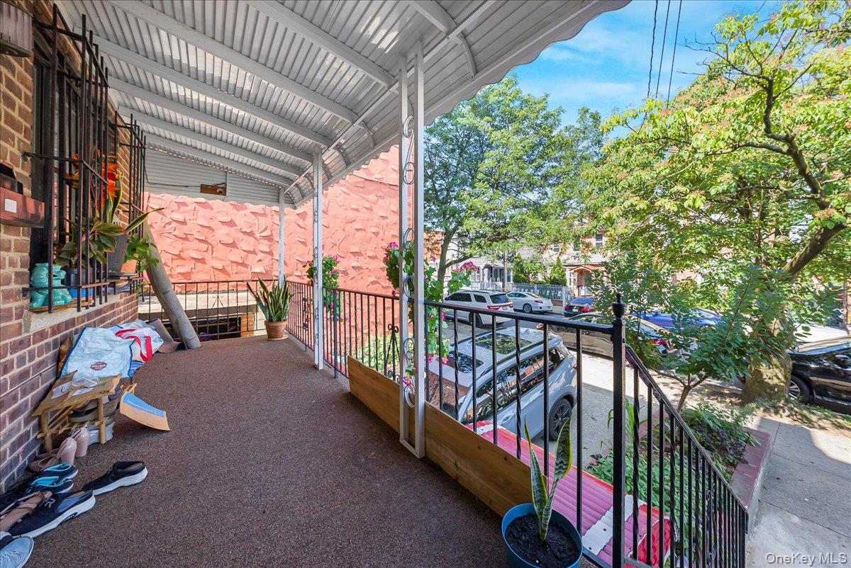 4634 Carpenter Avenue, Bronx, NY 10470