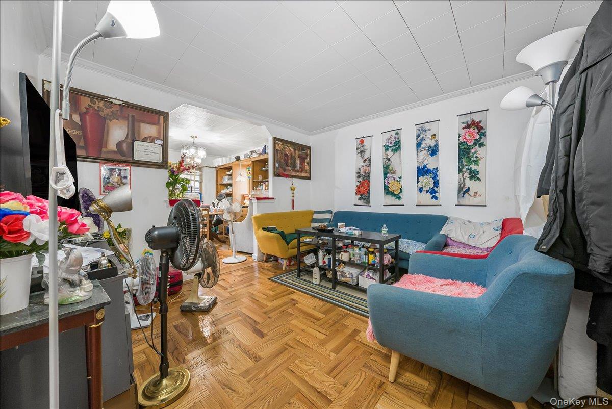 4634 Carpenter Avenue, Bronx, NY 10470